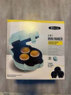 Bella 3-in-1 Mini Maker for Cupcakes, Donuts, and Cake Pops - Mint Green